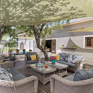  Casa de hóspedes Figs On The Funcho Self Catering - A River Side Location